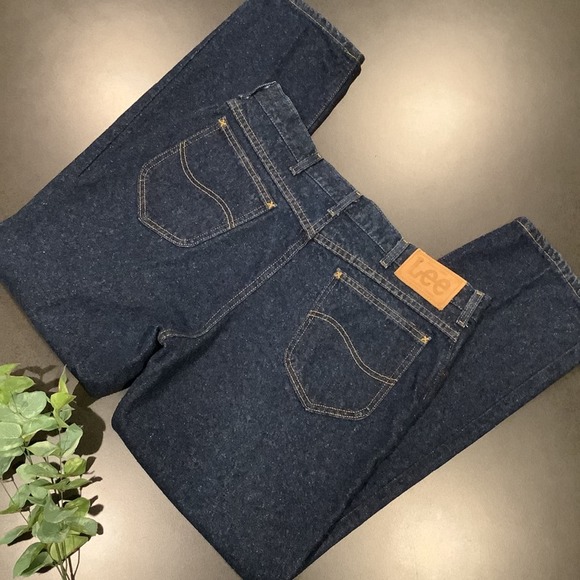 Vintage Lee Dark Rinsed Stone Wash Jeans Yellow Stitching Pleated Legs USA - Picture 2 of 16